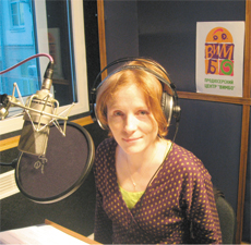 Полина Кутепова во время записи аудиокниги "Сказки для девочек"